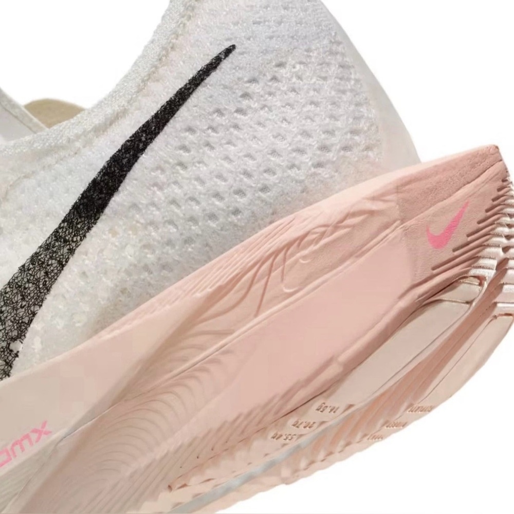 Nike Zoomx Vaporfly Next% 3 Sail-Crimson-Guava Ice-Womens Size 7.5 DV4130-103 - Picture 9 of 9